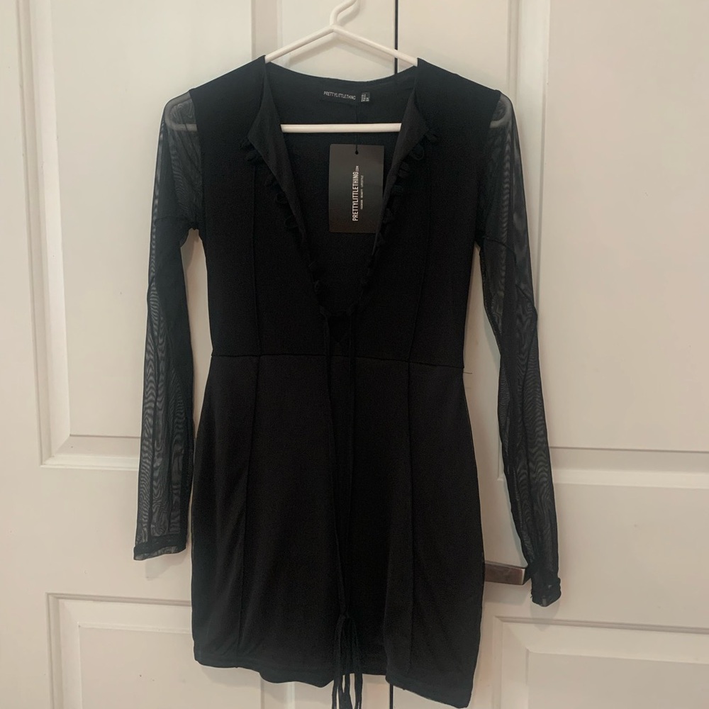 PrettyLittleThing Black Long Sleeve V-Neck Mesh Sleeve Dress